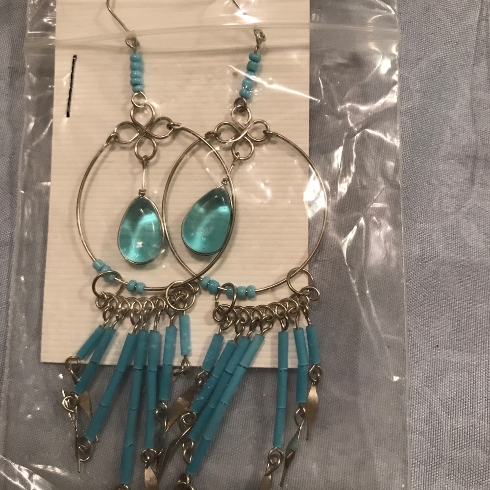 Earrings - Picture 5 of 8